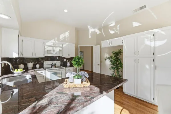 $938,000 | 7502 Deveron Court, San Jose, CA 95135