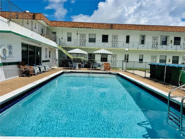 $1,400 | 2225 Polk Street, Unit 11B, Hollywood, FL 33020