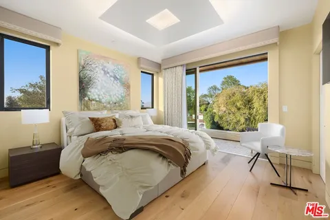 $4,398,000 | 4005 Dixie Canyon Avenue, Sherman Oaks, CA 91423