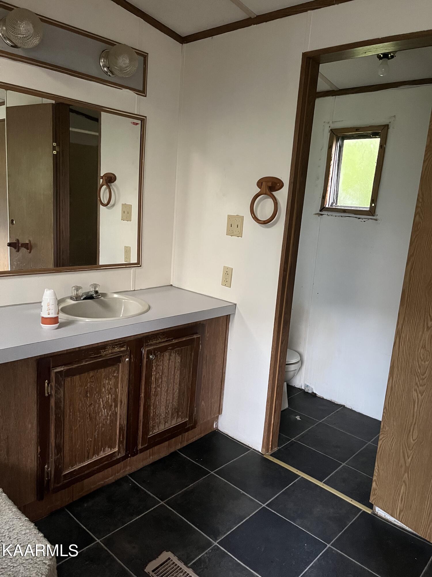 1150 Upper Caney Valley Road Tazewell, TN 37879 - Photo 6 of 10 IMG_8529