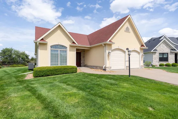 $469,900 | 5310 Baraboo Court, Davenport, IA 52804