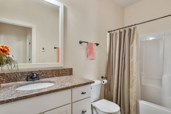 $469,900 | 5310 Baraboo Court, Davenport, IA 52804