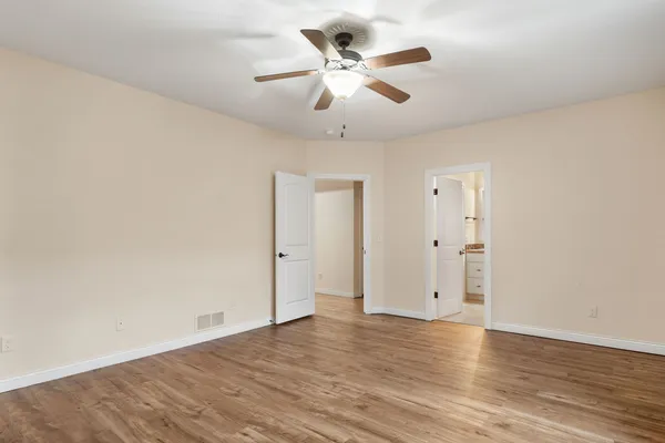 $469,900 | 5310 Baraboo Court, Davenport, IA 52804