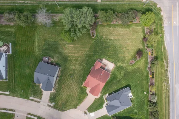 $469,900 | 5310 Baraboo Court, Davenport, IA 52804