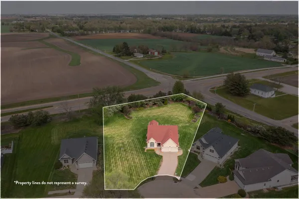 $469,900 | 5310 Baraboo Court, Davenport, IA 52804