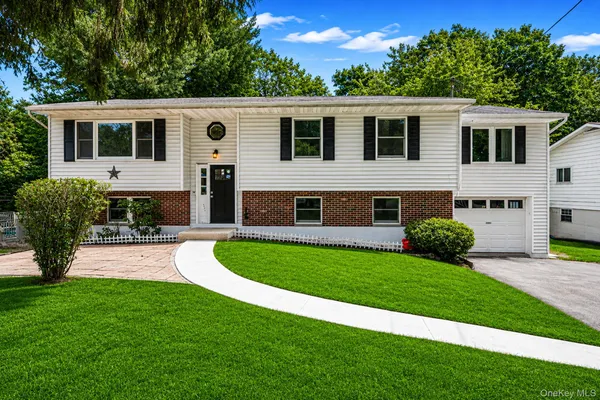 $499,999 | 94 Crestwood Boulevard, Poughkeepsie, NY 12603