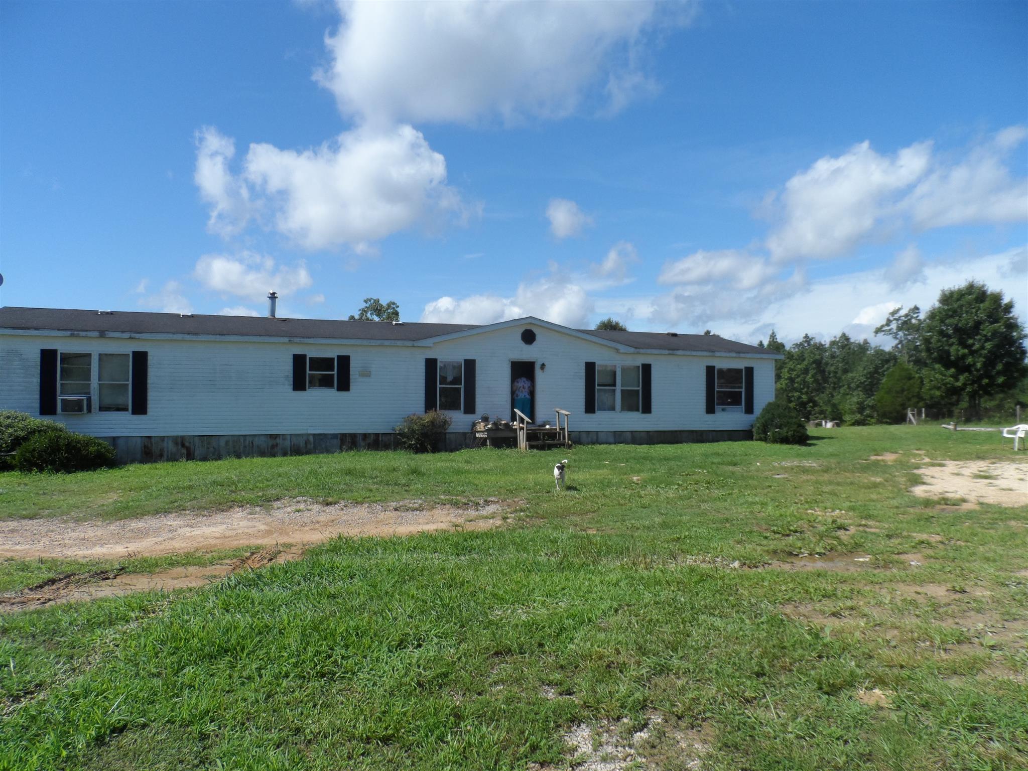 876 B J Road Centerville, TN 37033 - Photo 7 of 12 Gallery Image 7