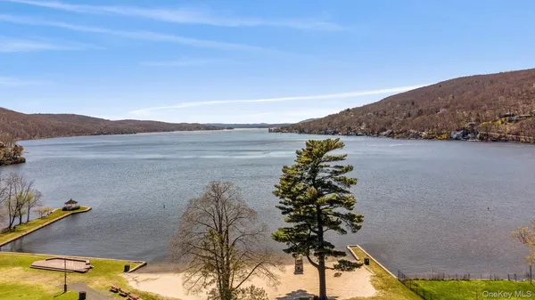 $1,600 | 1 Scotts Way, Unit 10, Greenwood Lake, NY 10925