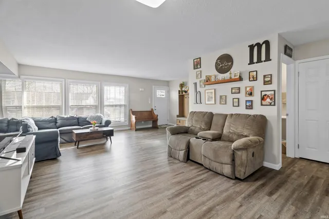 $195,000 | 805 North Knight Circle, Marion, IN 46952