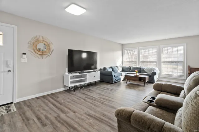 $195,000 | 805 North Knight Circle, Marion, IN 46952