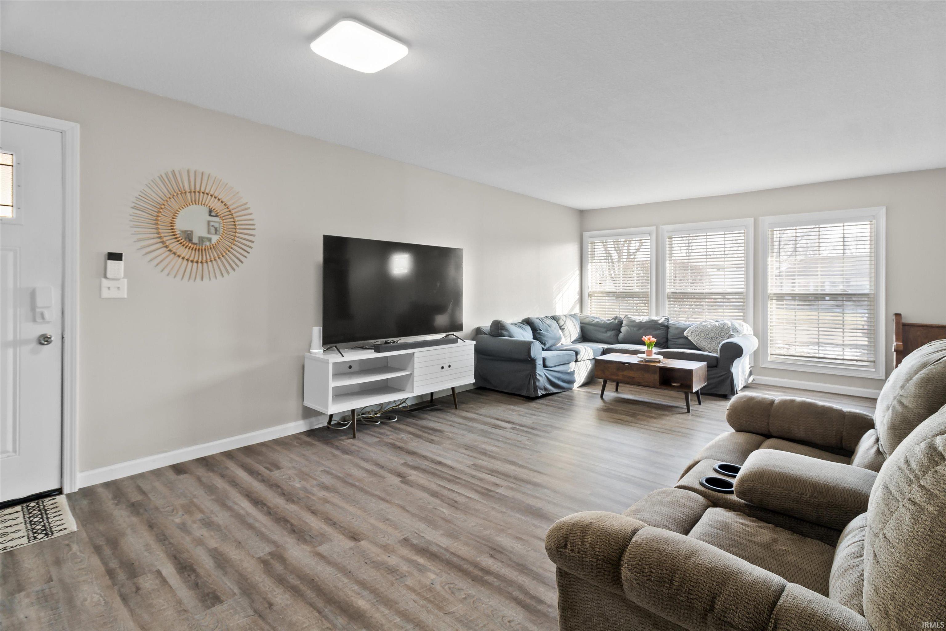 805 North Knight Circle Marion, IN 46952 - Photo 5 of 26