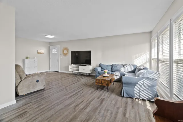 $195,000 | 805 North Knight Circle, Marion, IN 46952