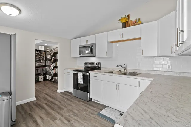 $195,000 | 805 North Knight Circle, Marion, IN 46952