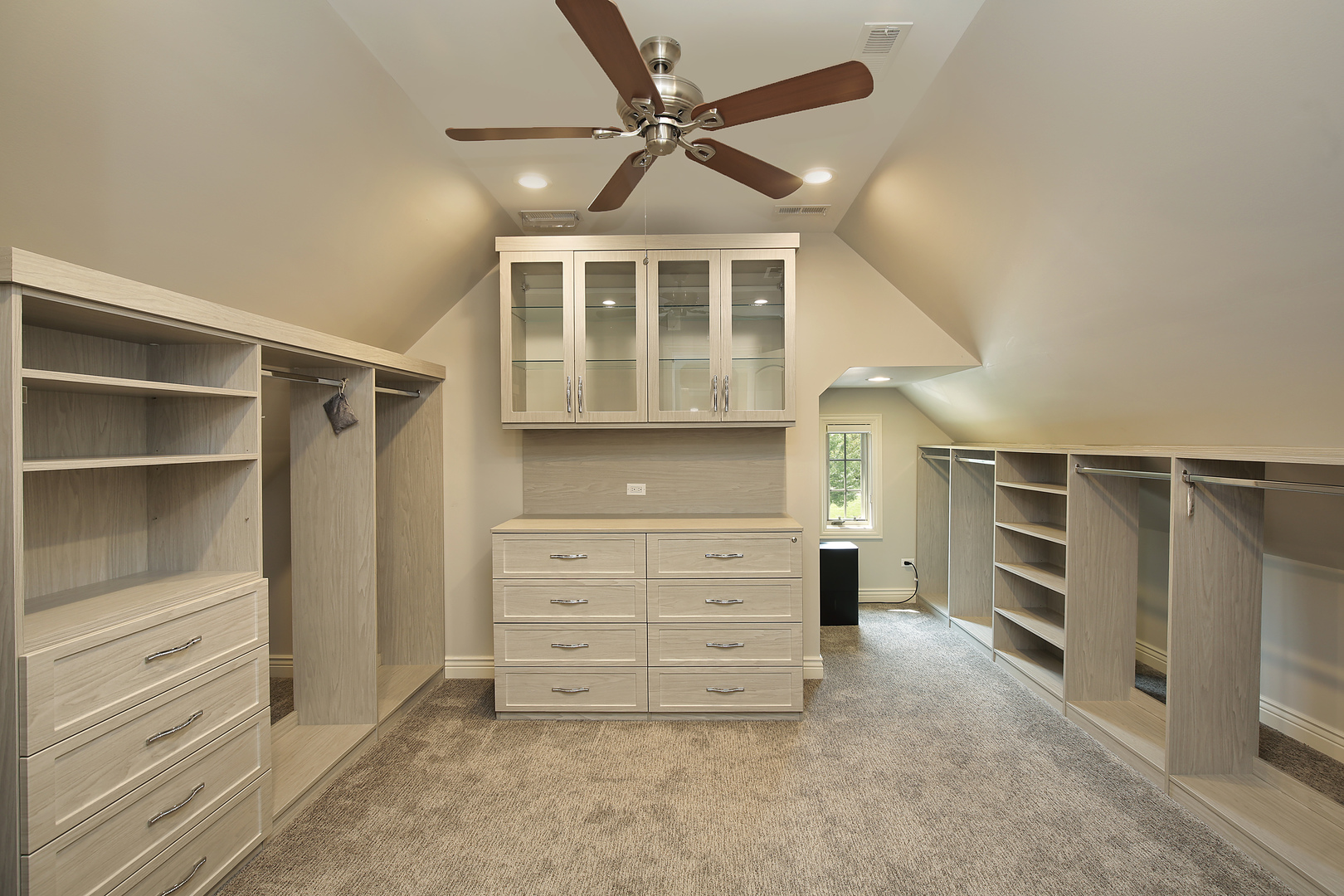 2215 Pinehurst Drive Glenview, IL 60025 - Photo 15 of 31 a view of an empty walk in closet