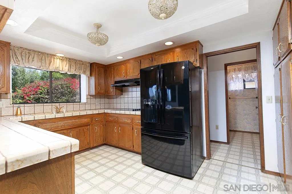 406 Mason Road Vista, CA 92084 - Photo 12 of 25 Gallery Image 12