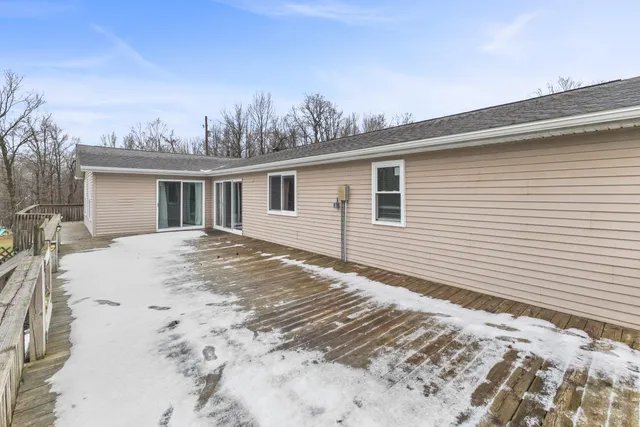 $400,000 | 11205 Scipio Highway, Vermontville, MI 49096