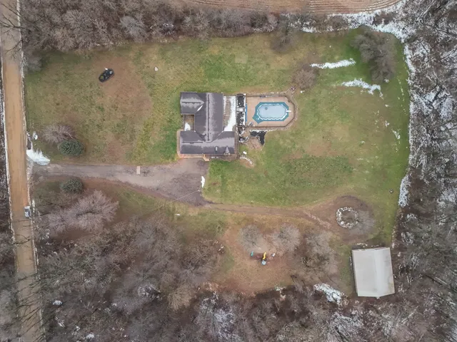 $400,000 | 11205 Scipio Highway, Vermontville, MI 49096