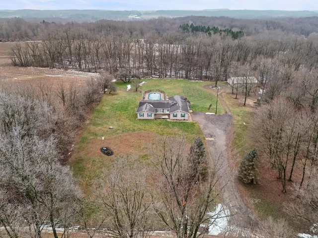 $400,000 | 11205 Scipio Highway, Vermontville, MI 49096