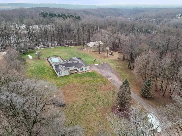 $400,000 | 11205 Scipio Highway, Vermontville, MI 49096