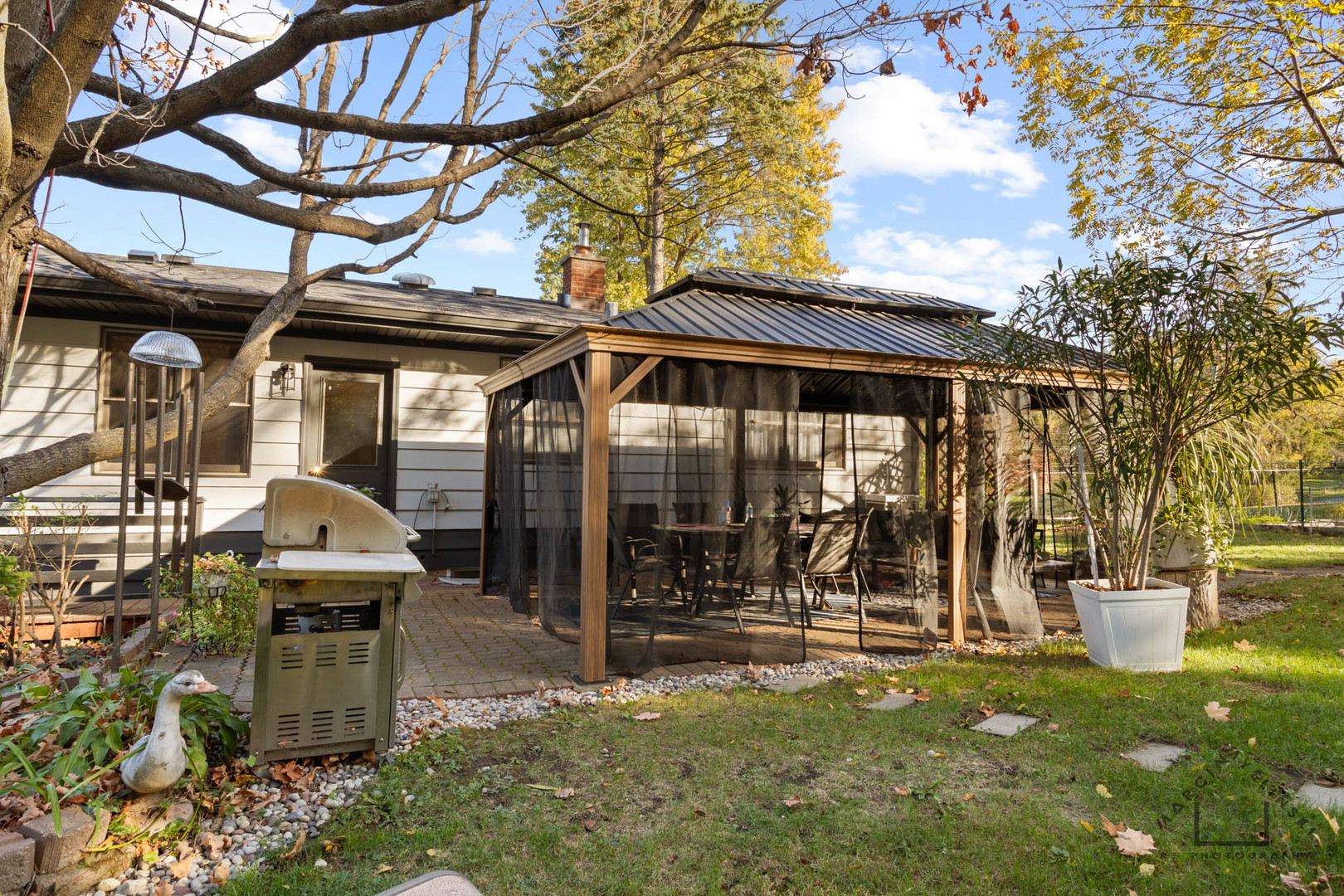 400 Crestview Drive Fox River Grove, IL 60021 - Photo 24 of 48 a view of a park with iron fence