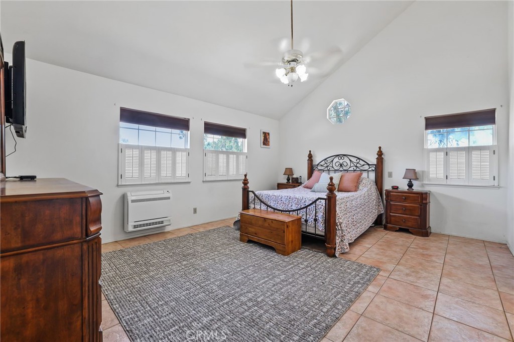 10525 Verdugo Road Fallbrook, CA 92028 - Photo 18 of 48 Principal bedroom is wonderfully sized