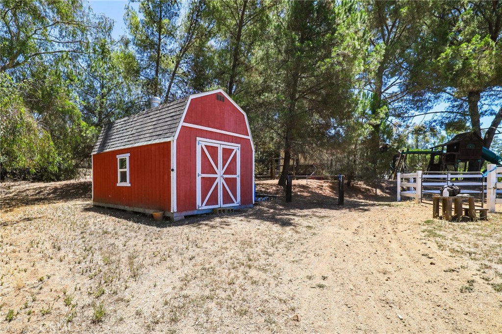 10525 Verdugo Road Fallbrook, CA 92028 - Photo 40 of 48 Barn & outbuildings for all your needs