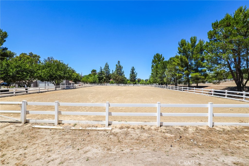 10525 Verdugo Road Fallbrook, CA 92028 - Photo 47 of 48 Community Arena & Round Pen available