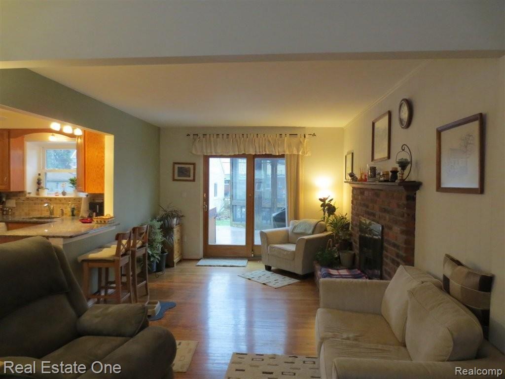 2007 Wiltshire Road Berkley, MI 48072 - Photo 7 of 15 Family Room
