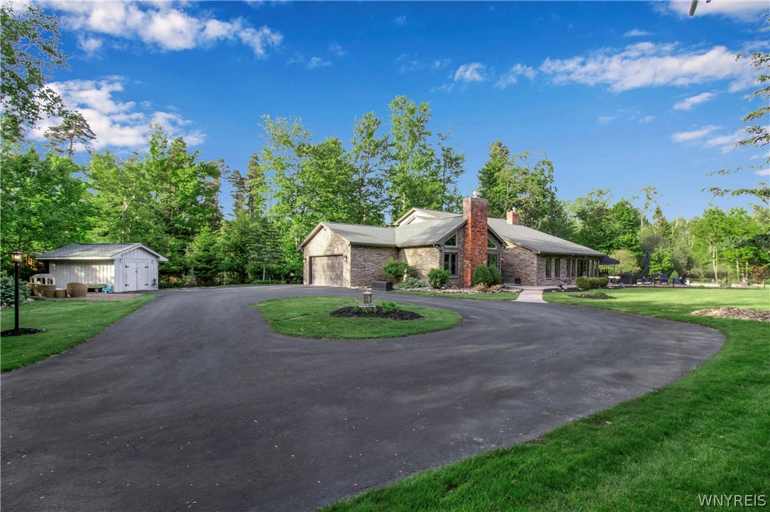 5555 Kraus Road Clarence, NY 14031 - Photo 3 of 50 Driveway