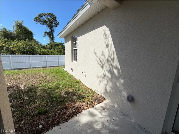 $2,000 | 4717 28th Street Southwest, Lehigh Acres, FL 33973