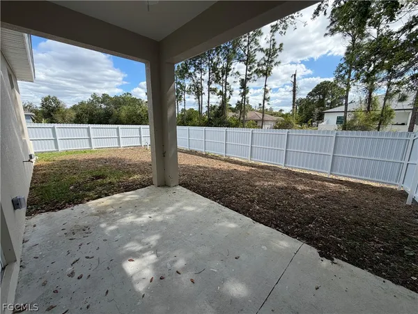 $2,000 | 4717 28th Street Southwest, Lehigh Acres, FL 33973