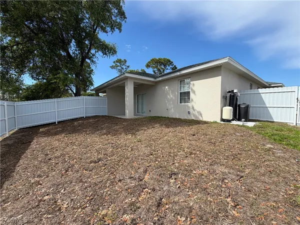 $2,000 | 4717 28th Street Southwest, Lehigh Acres, FL 33973