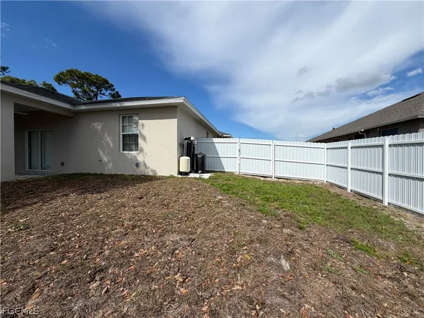 $2,000 | 4717 28th Street Southwest, Lehigh Acres, FL 33973