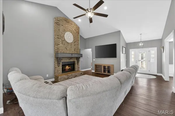 $649,999 | 1407 Tucks Inn Court, Lake St. Louis, MO 63367