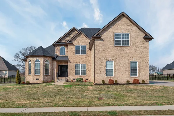 $699,900 | 313 Clarabelle Lane, Clarksville, TN 37043