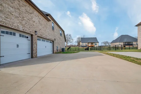 $699,900 | 313 Clarabelle Lane, Clarksville, TN 37043