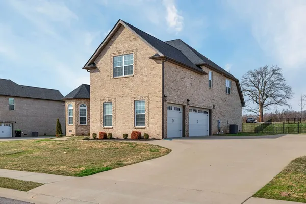 $699,900 | 313 Clarabelle Lane, Clarksville, TN 37043