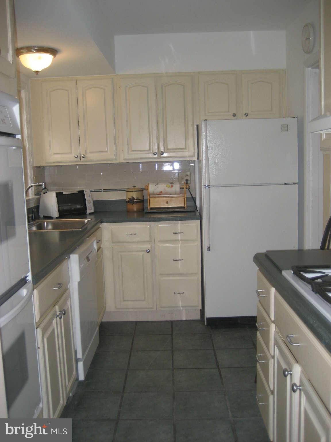 7403 Chatham Street Springfield, VA 22151 - Photo 9 of 13 Kitchen