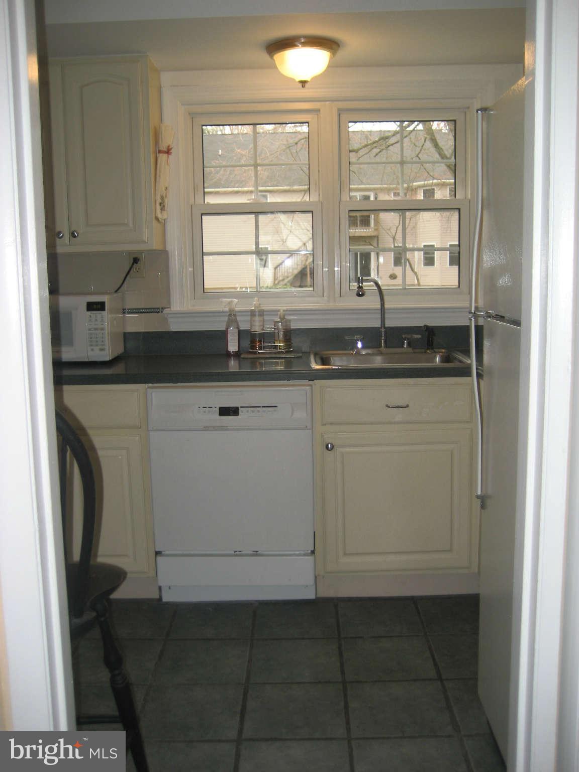 7403 Chatham Street Springfield, VA 22151 - Photo 10 of 13 Kitchen