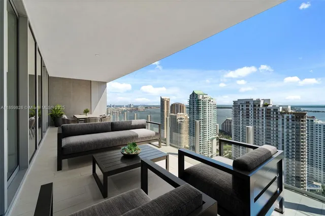 $3,150,000 | 300 Biscayne Blvd Way, Unit 3602, Miami, FL 33131