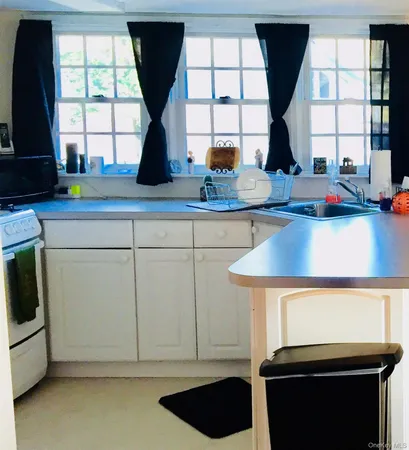 $2,700 | 7 Harbor View Road, Stony Brook, NY 11790