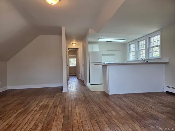 $2,700 | 7 Harbor View Road, Stony Brook, NY 11790