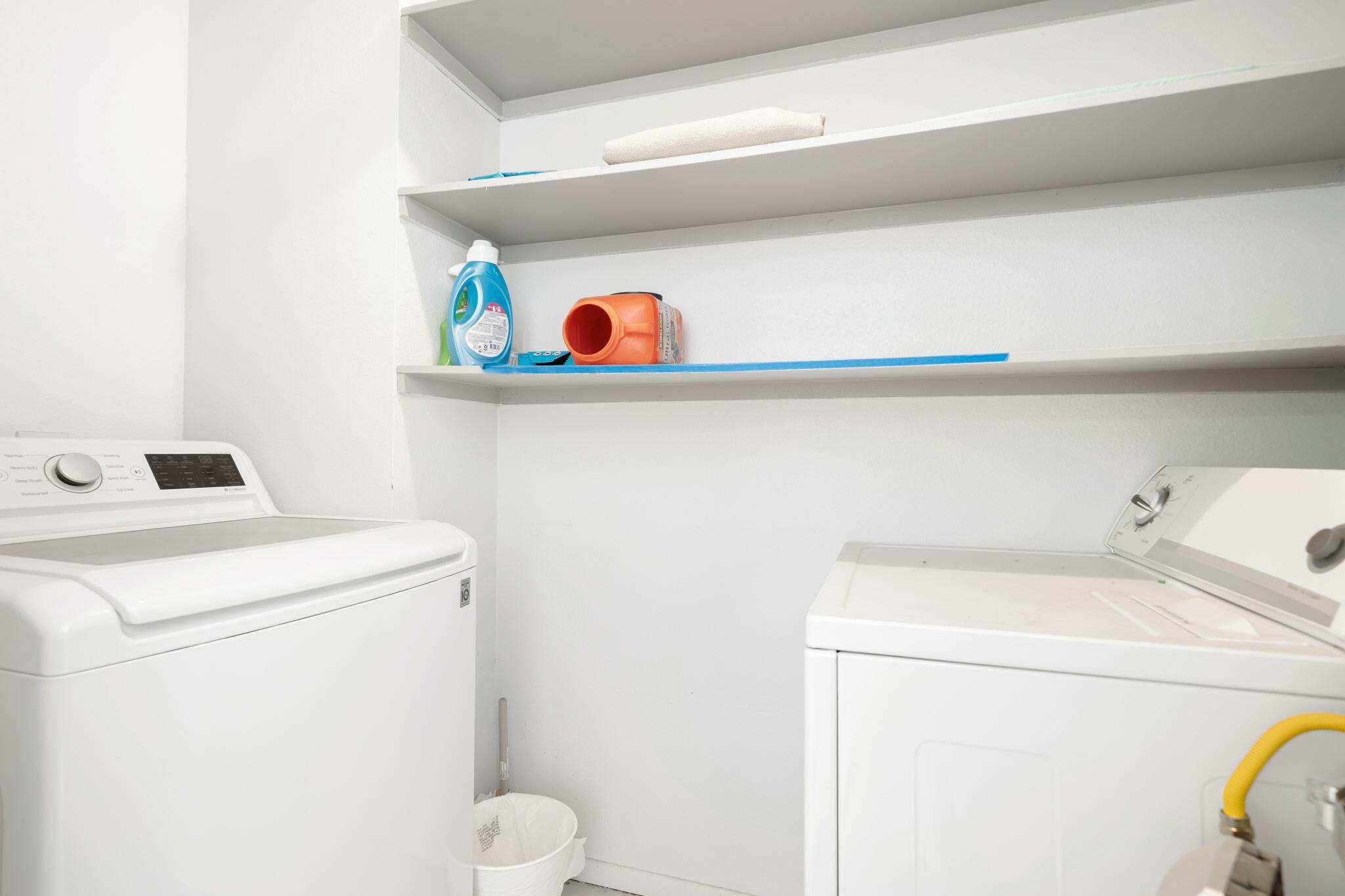 40960 La Costa Circle West Palm Desert, CA 92211 - Photo 32 of 45 a utility room with dryer and washer