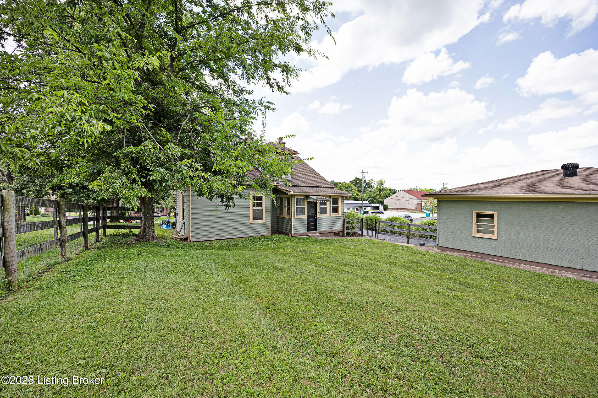 327 West Main Street Springfield, KY 40069 - Photo 5 of 31 327WMainSt-4