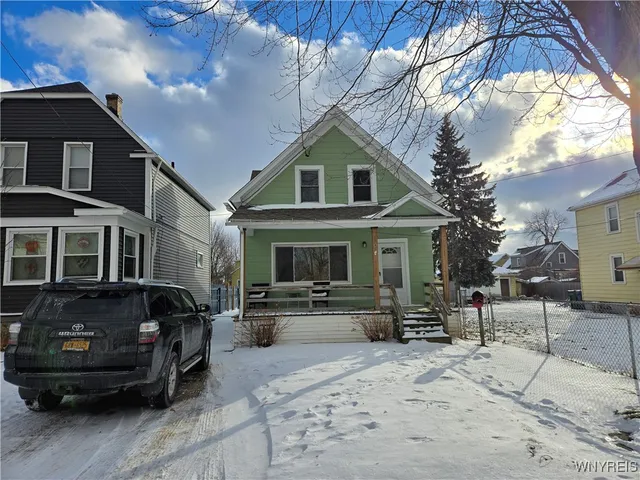 $1,800 | 33 Trowbridge Street, Buffalo, NY 14220