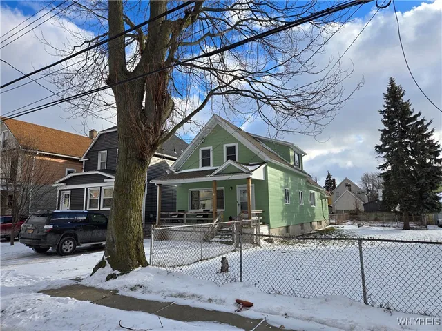 $1,800 | 33 Trowbridge Street, Buffalo, NY 14220
