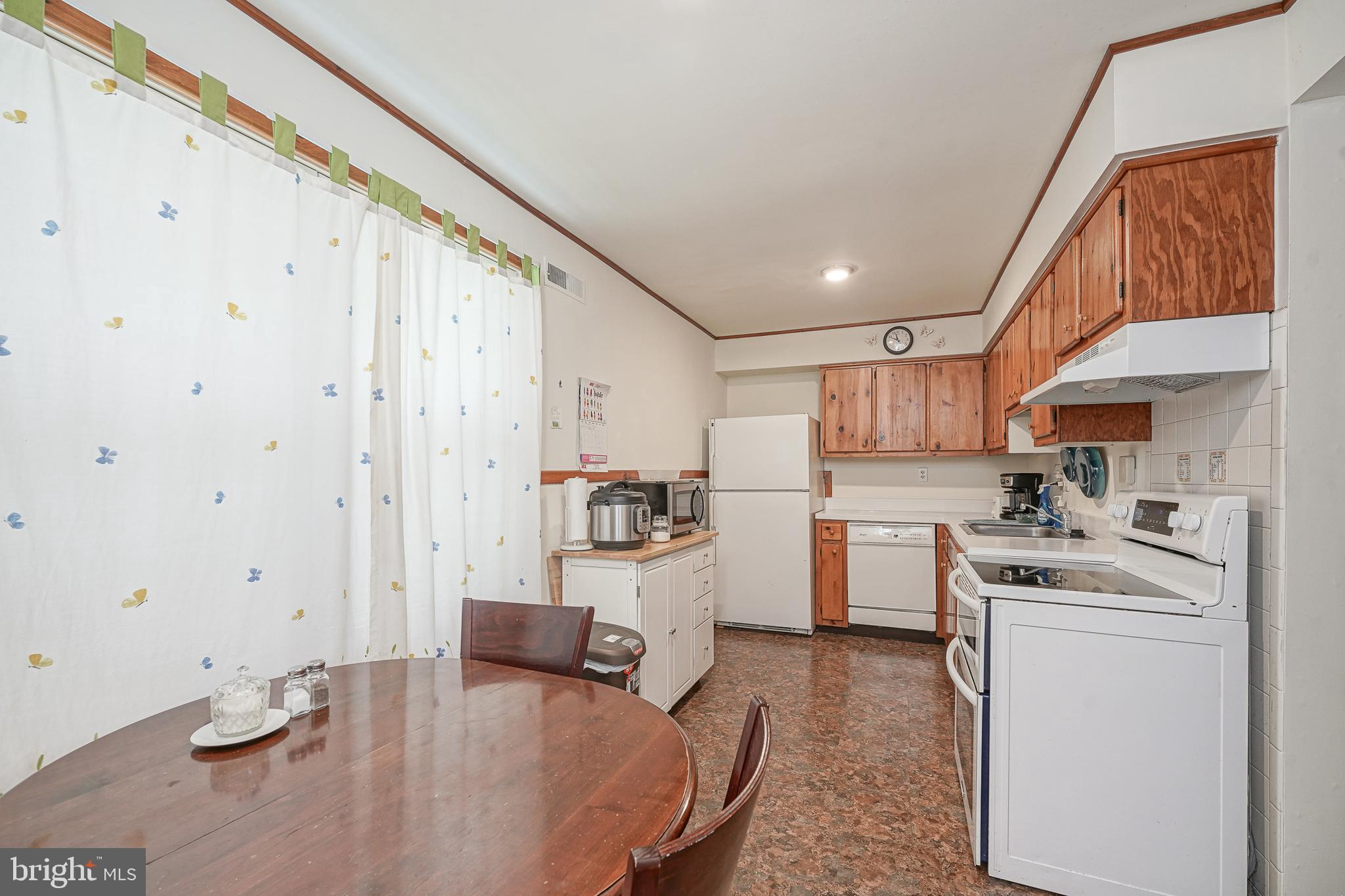 28 Noble Road Sicklerville, NJ 08081 - Photo 5 of 37