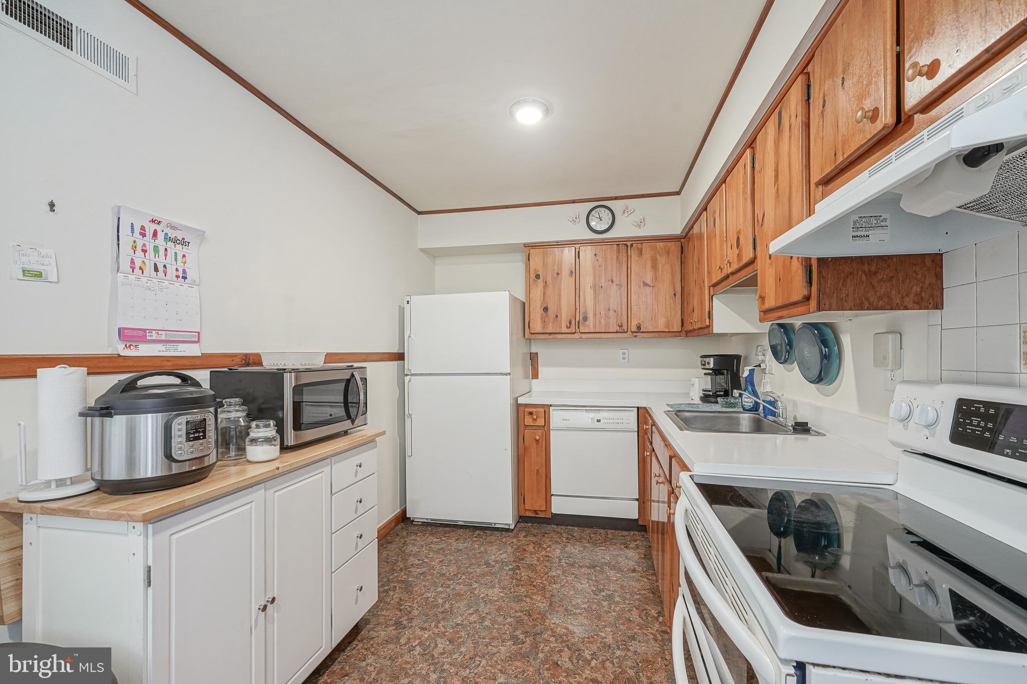 28 Noble Road Sicklerville, NJ 08081 - Photo 6 of 37