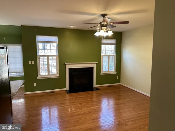 $3,000 | 25861 Kirkwood Square, Chantilly, VA 20152