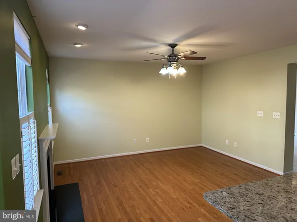 $3,000 | 25861 Kirkwood Square, Chantilly, VA 20152